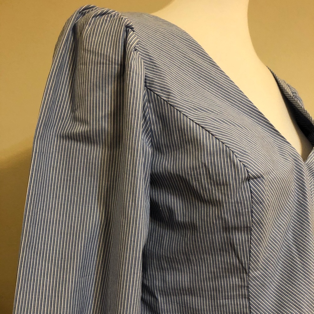 Urban Outfitters Blue Long Sleeve V Neck Crop Top - Picture 8 of 8